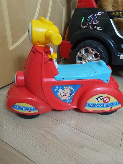 Детская машинка fisher price