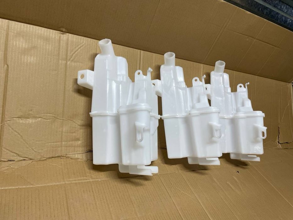 Бачок омывателя на Рав4 2020