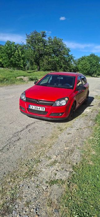 Продавам Opel Astra H