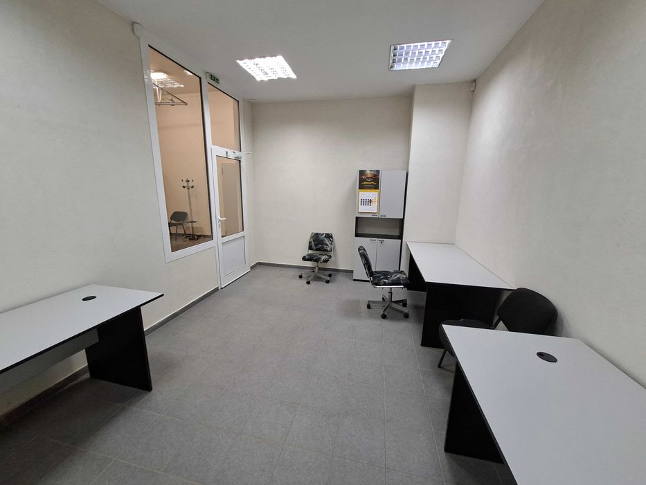 Отдава под наем склад в жк Младост 1А