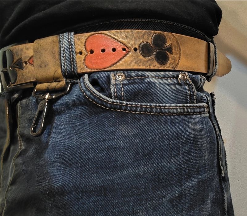 Curea rezistenta piele naturala sculptată manual moto/poker