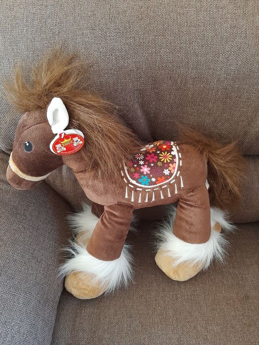 играчки нови 2бр.цената е обща