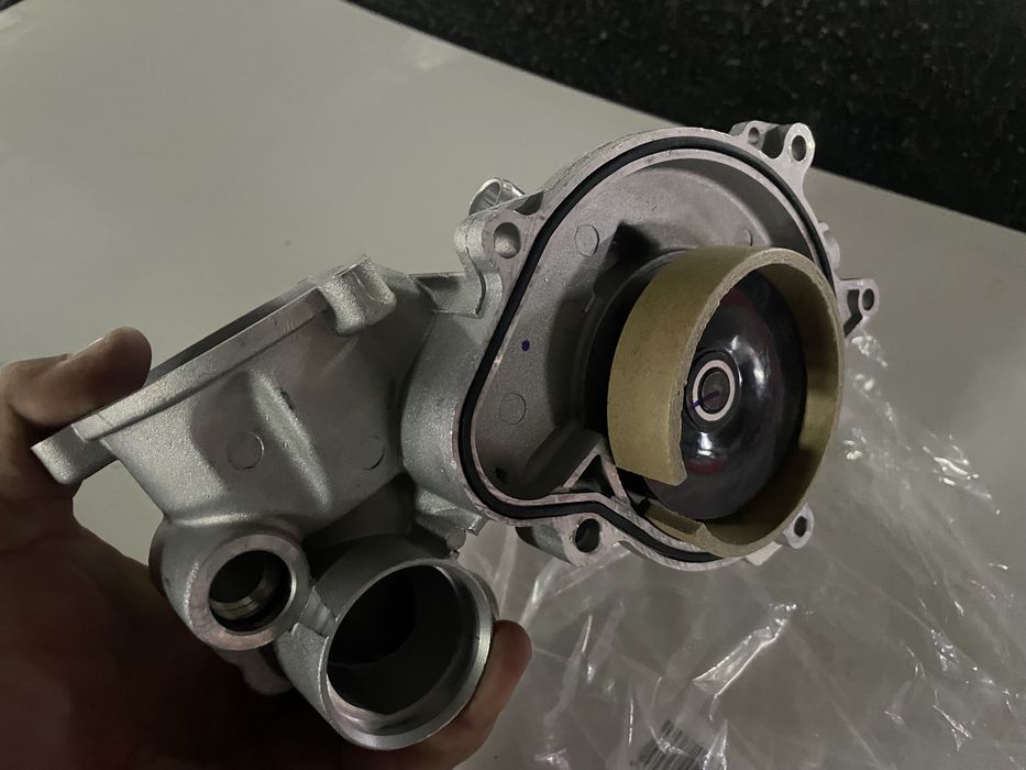 помпа bmw 4,4 х5