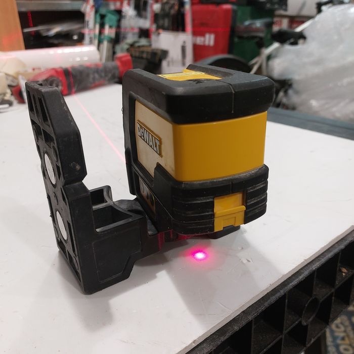 Линеен лазерен нивелир Девалт Dewalt DW0822