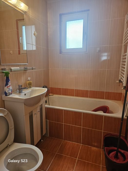 Vand apartament 3 camere