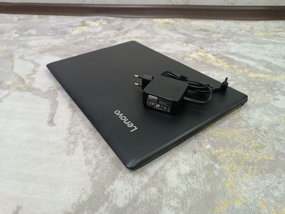 Notebook LENOVO Win 10 + SSD.