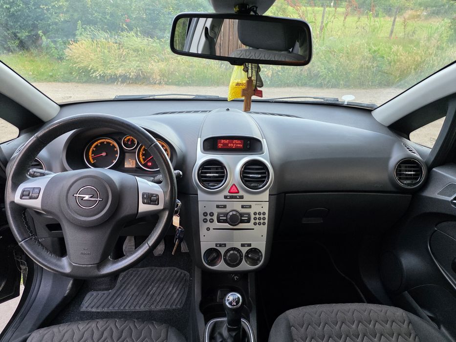 Opel corsa 1.2 2013