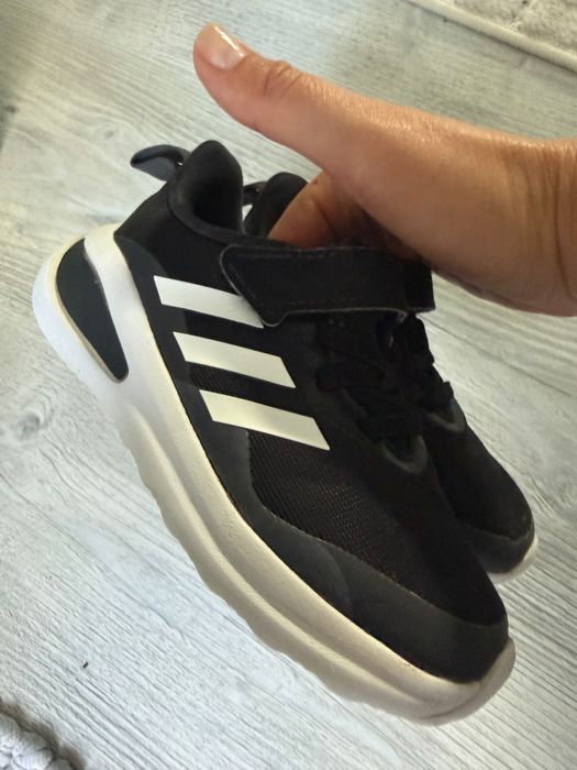 Teniși Adidas pentru copii, în stare perfectă