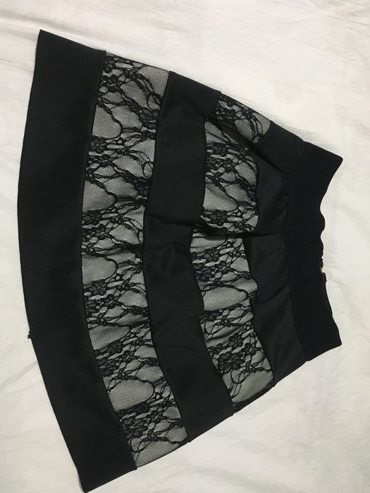 Нови полички /едната с етикет/