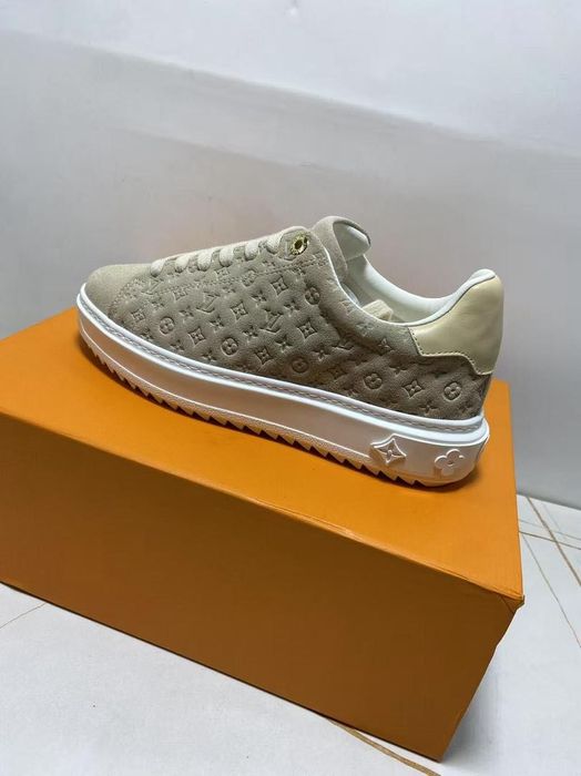 Adidasi Louis Vuitton