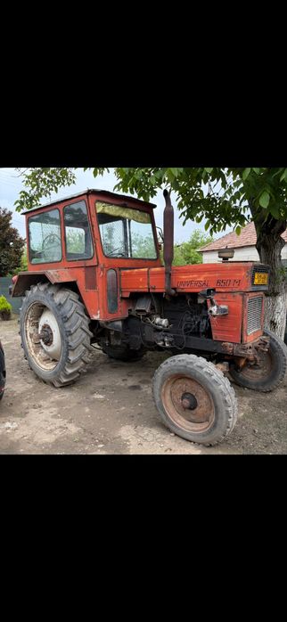 Vand tractor, semanatoare grau, semanatoare porum, disc , plug si met erbicidat