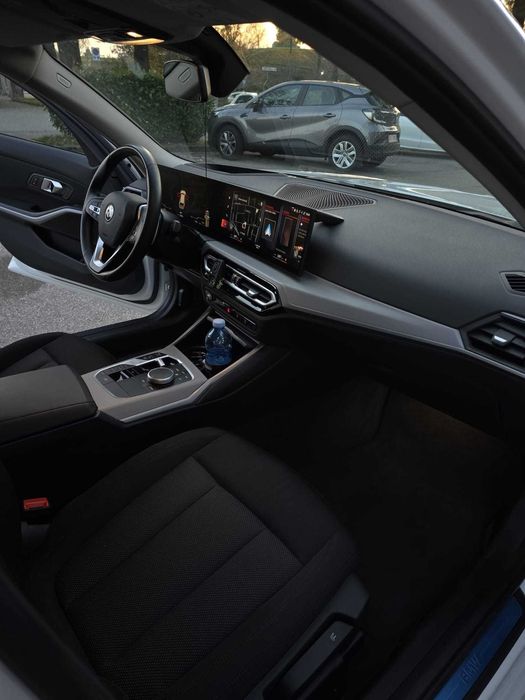 Vand sau schimb cu buldoexcavator BMW 320e plug-in hybrid