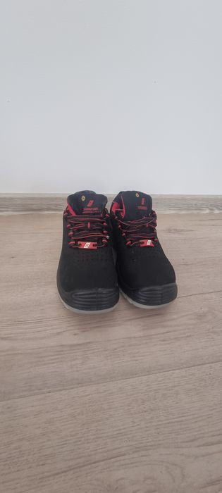Pantofi de munca