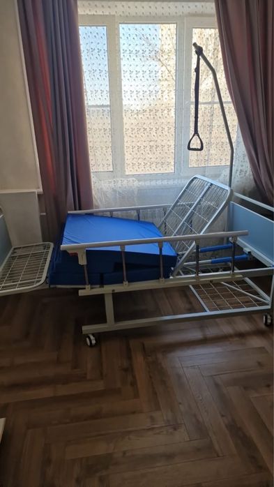 Медицинская кровать