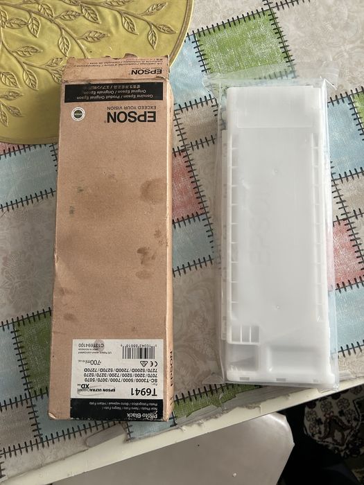 Epson картриж для принтера 700 мл