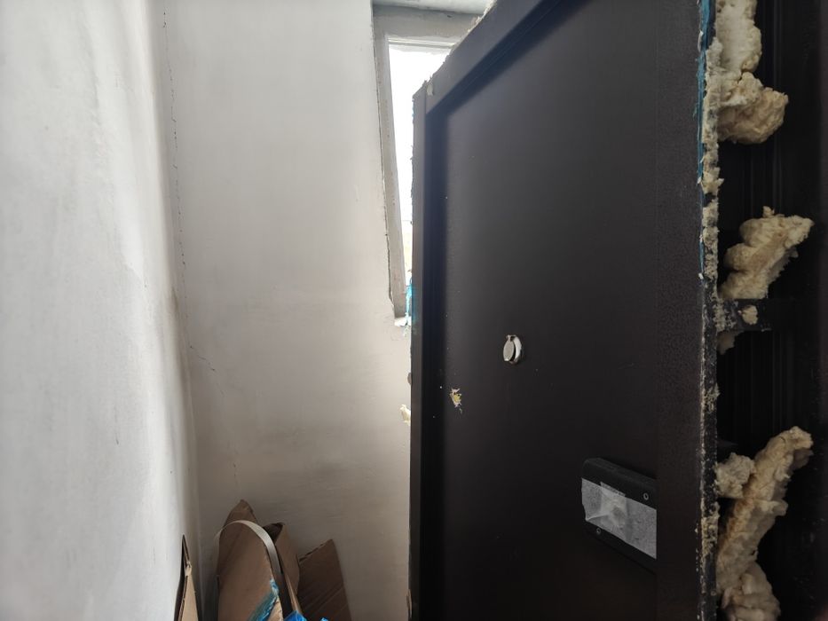 Дверь входная б/у