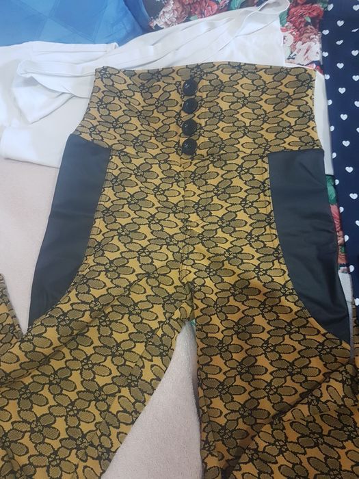 Дамски блузи и клинчета С 18лв общо