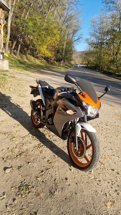 De vânzare: Honda CBR 125 R – 2013