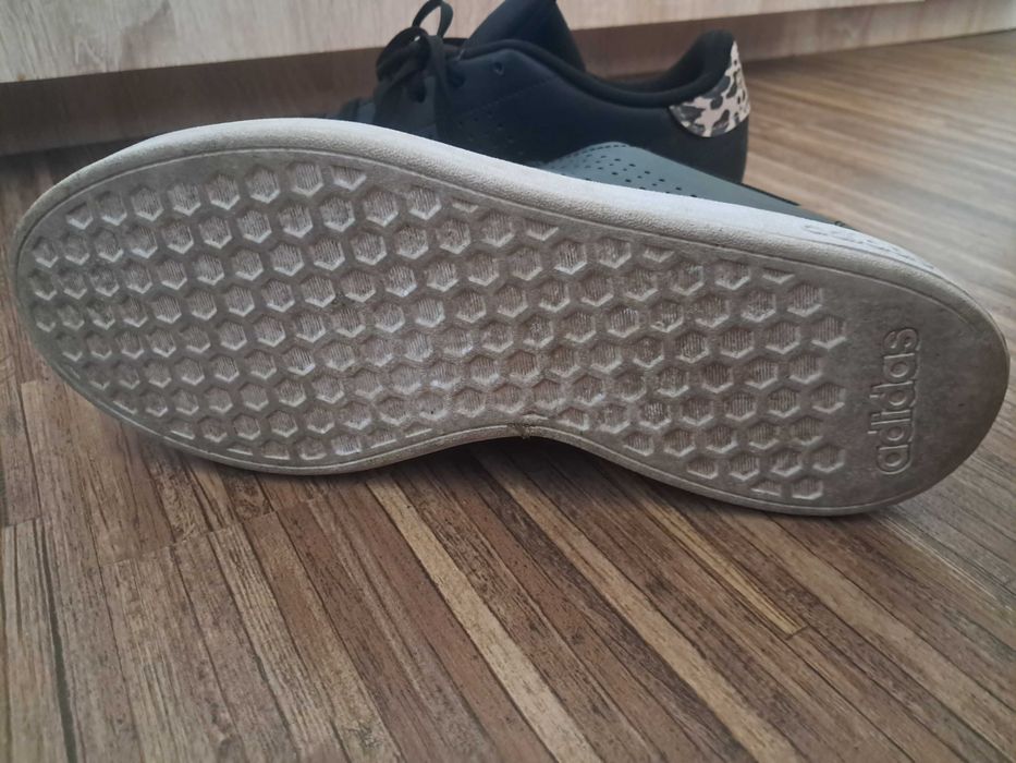 Маратонки Adidas 42 номер