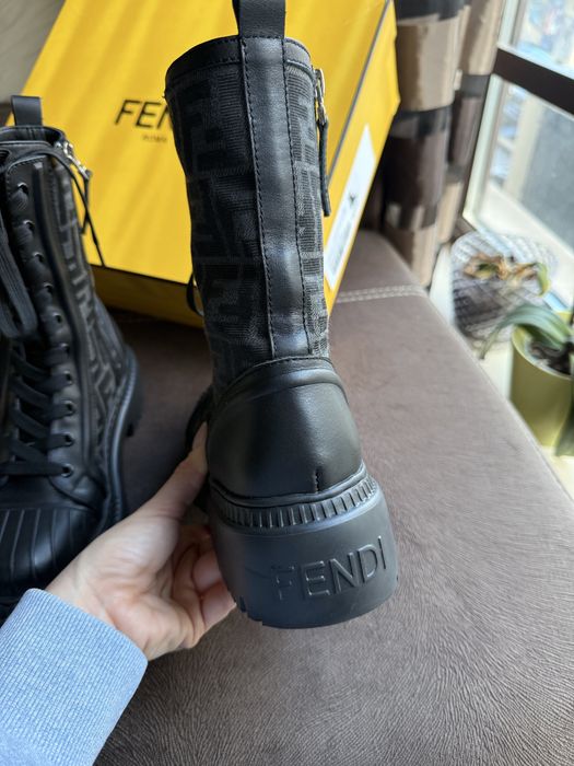 Дамски боти Fendi