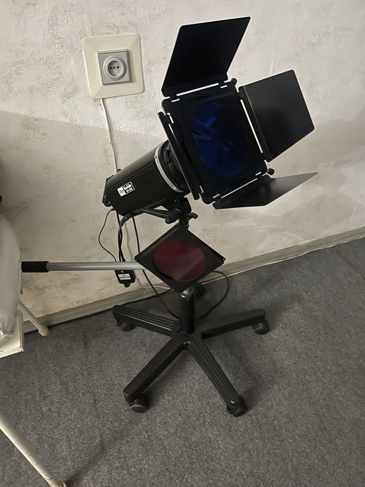 Студийный фото свет профессиональный