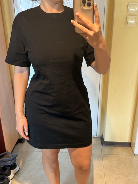 Рокля тип тениска с вталена талия H&M