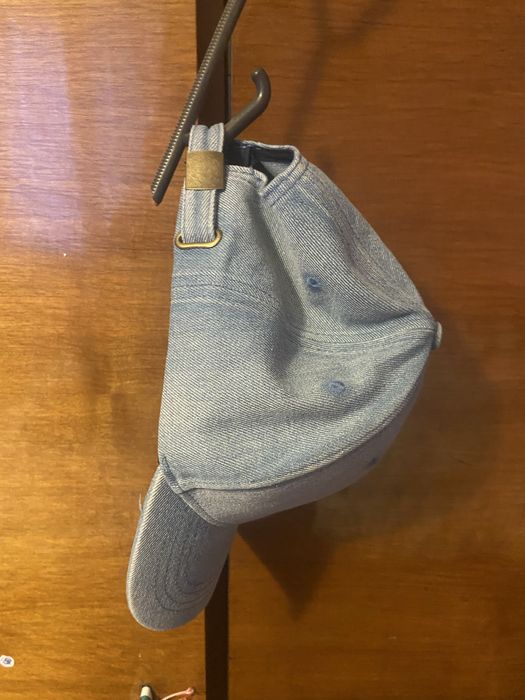 Дънкова шапка с козирка