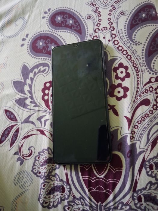 Vând Samsung a12 pentru piese