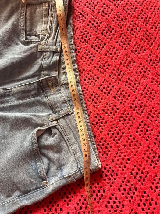 Blugi evazati noi Bershka