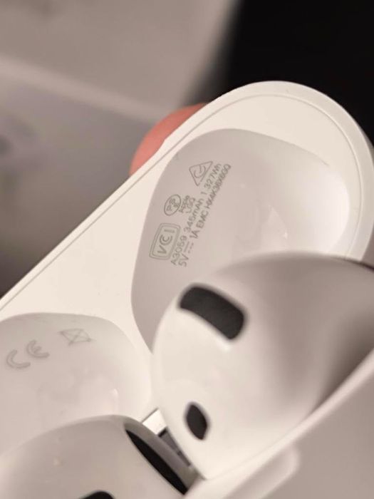 Airpods 4 ANC sigilate