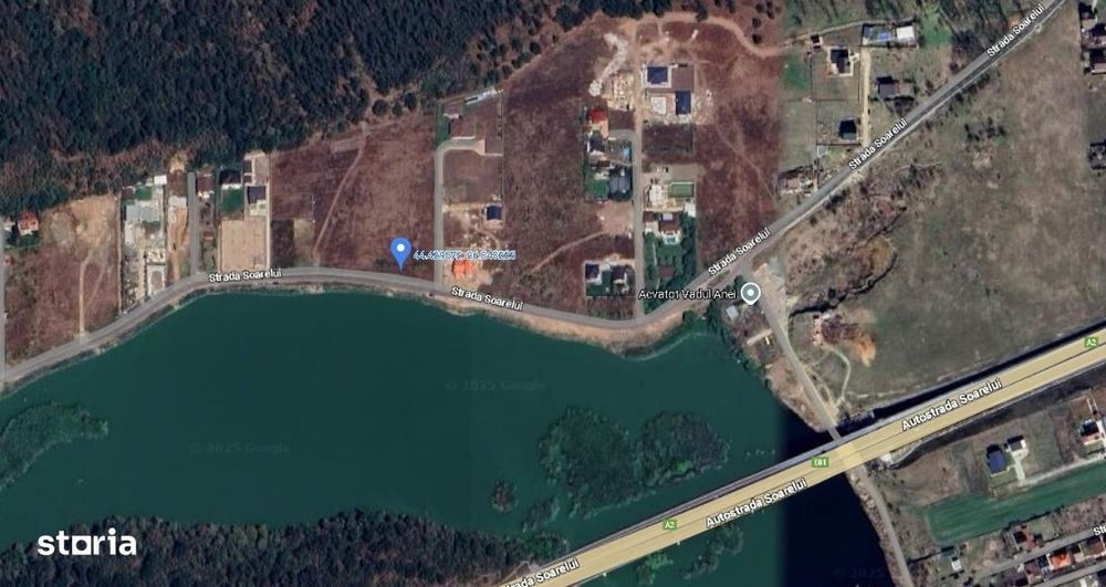 Teren 10.009 mp cu deschidere 70 m — vedere la lac și pădure