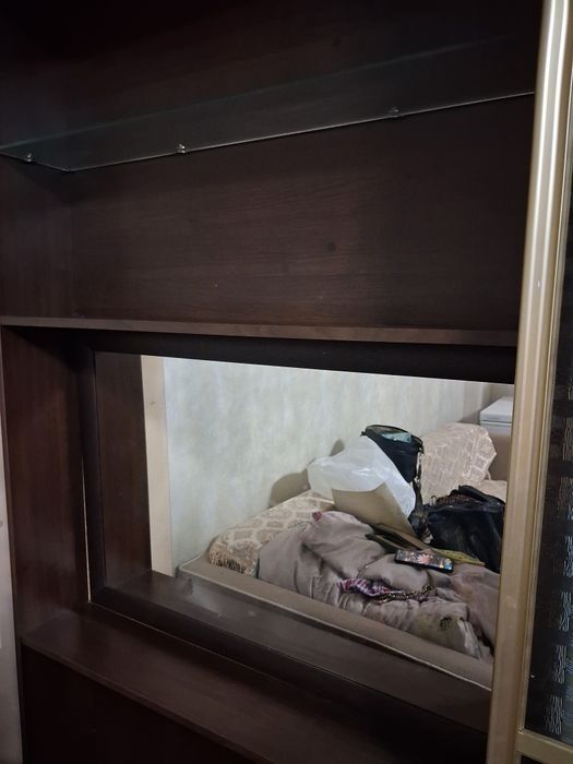 Продам двухсторонний шкаф