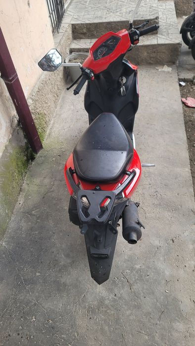 Skutr sotiladi 125 kub
