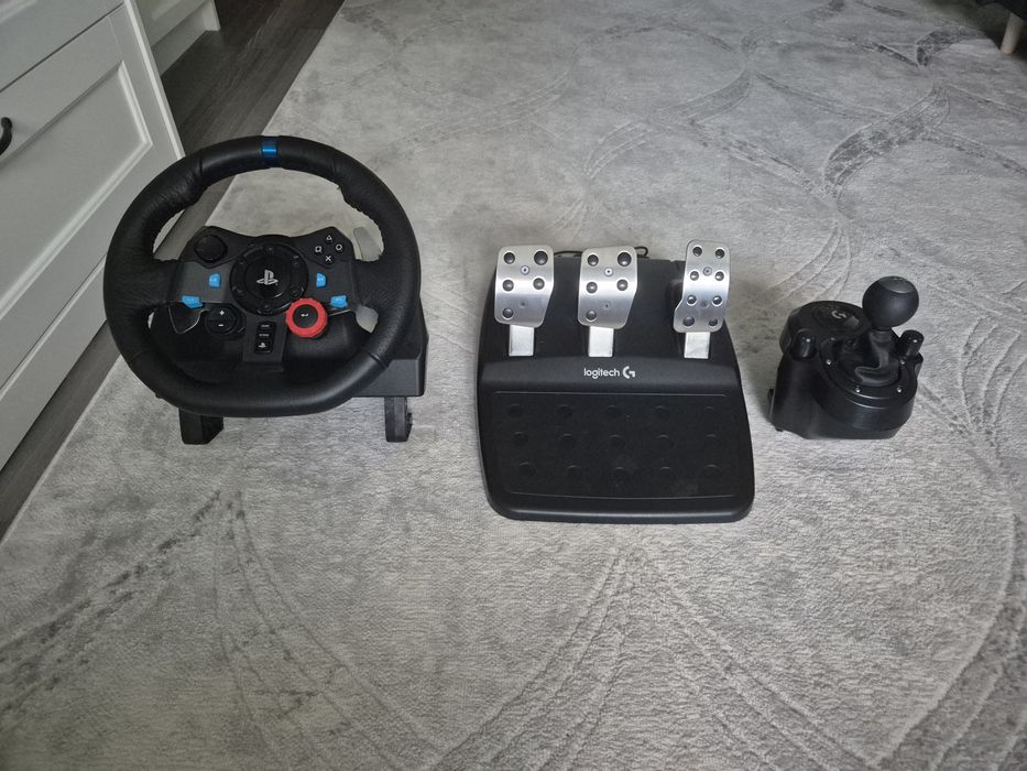 Volan cu pedale si schimbător Logitech G29 CA NOU
