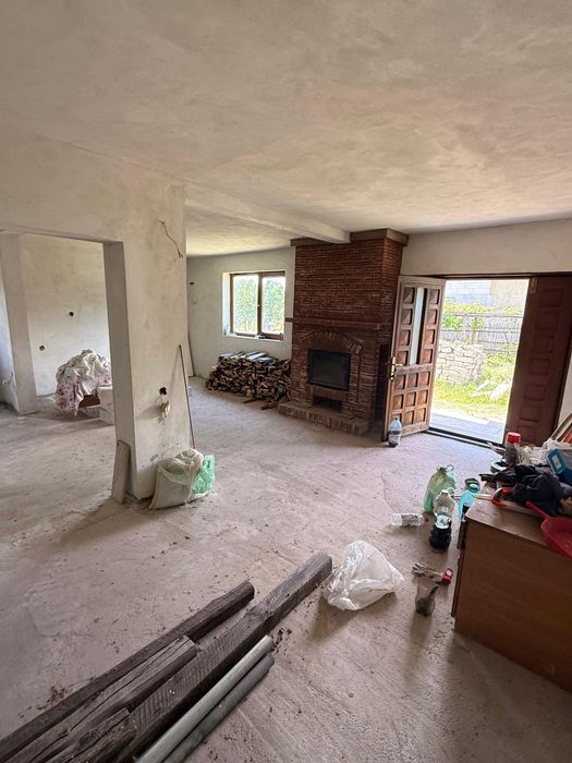 Casa si teren de vanzare