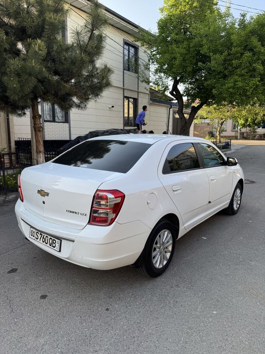 Chevrolet Cobalt 2018 — 3