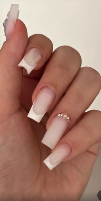 Aplic unghii cu gel si tips si tips reutizabil