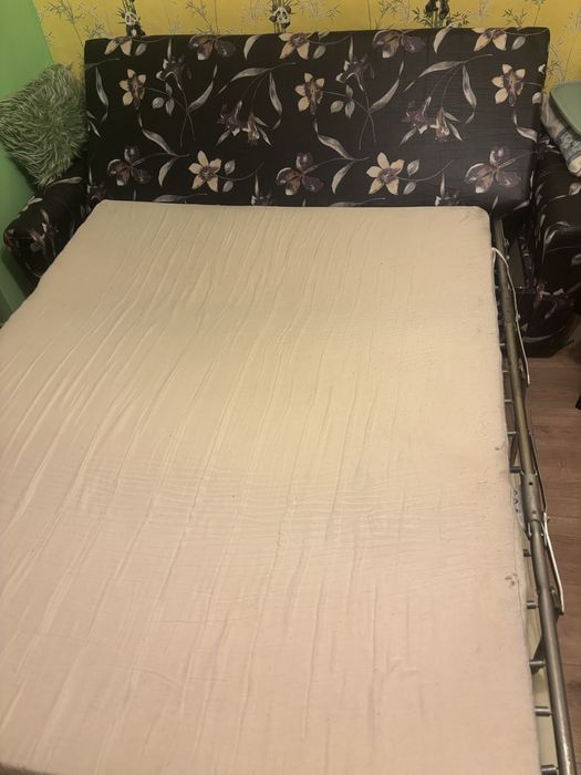 Разтегателен диван