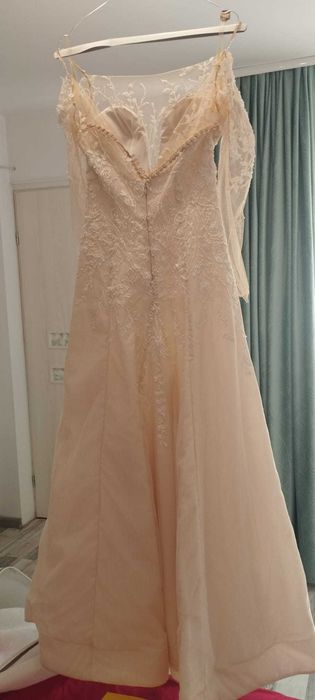 Rochie mireasa deosebita