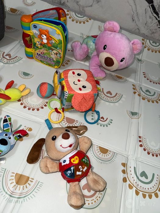 Игрушки и сумка для мам