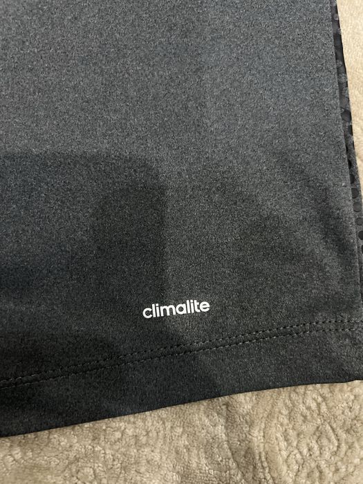 Потници Nike и Adidas