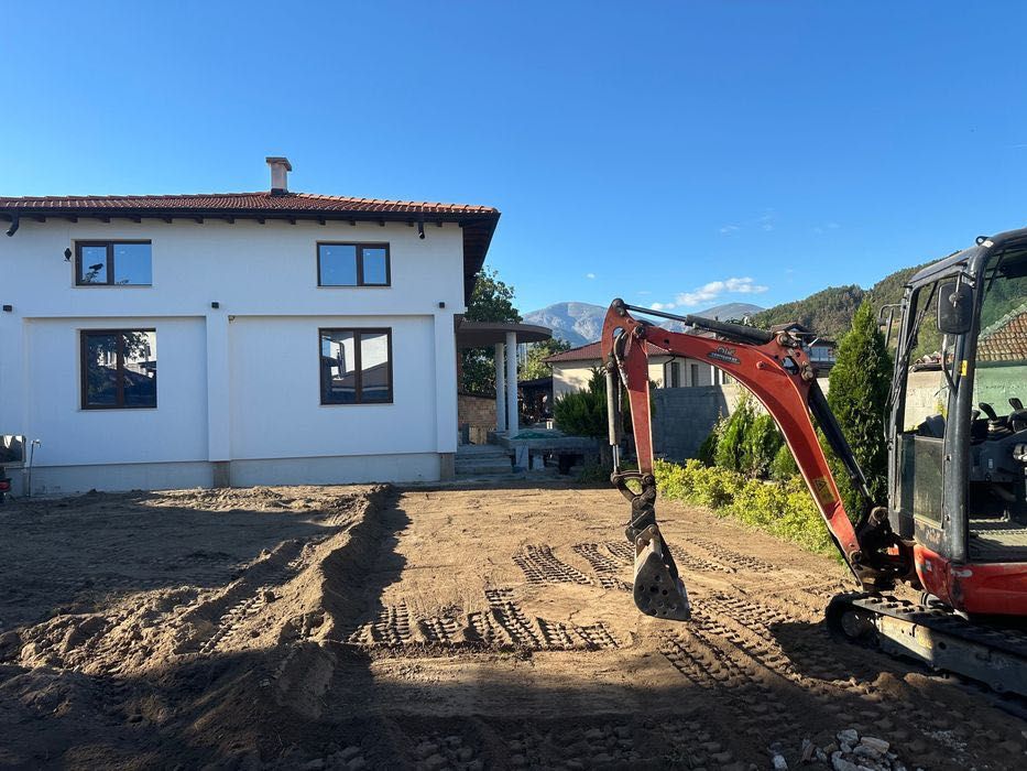 Услуги с комбиниран багер и мини багери