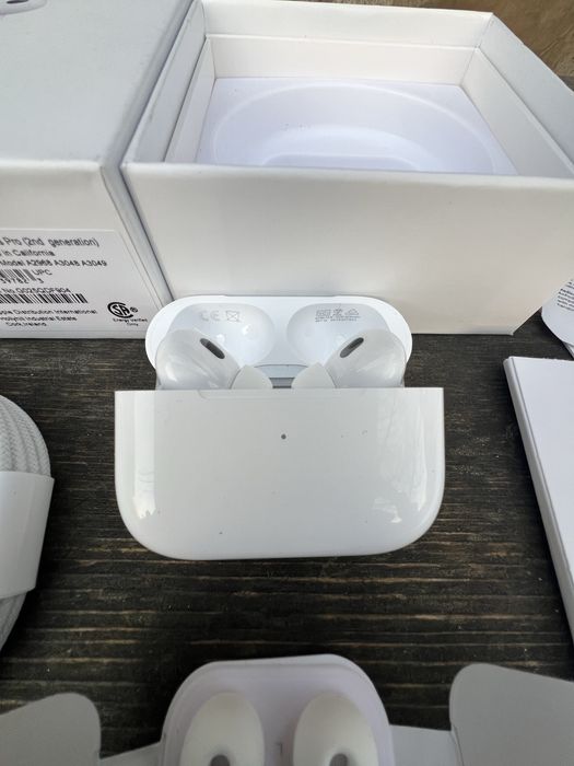 Vand casti In stare noua