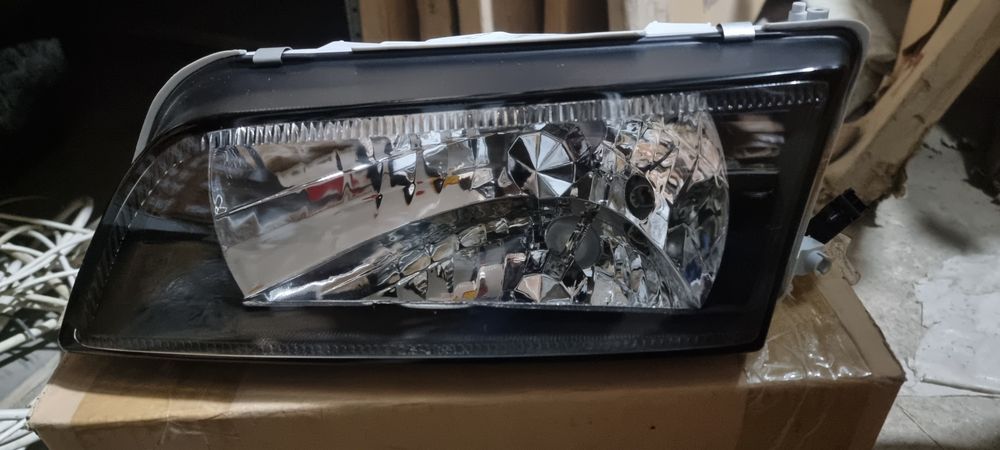 Фары Nissan maxima,cefiro a 32