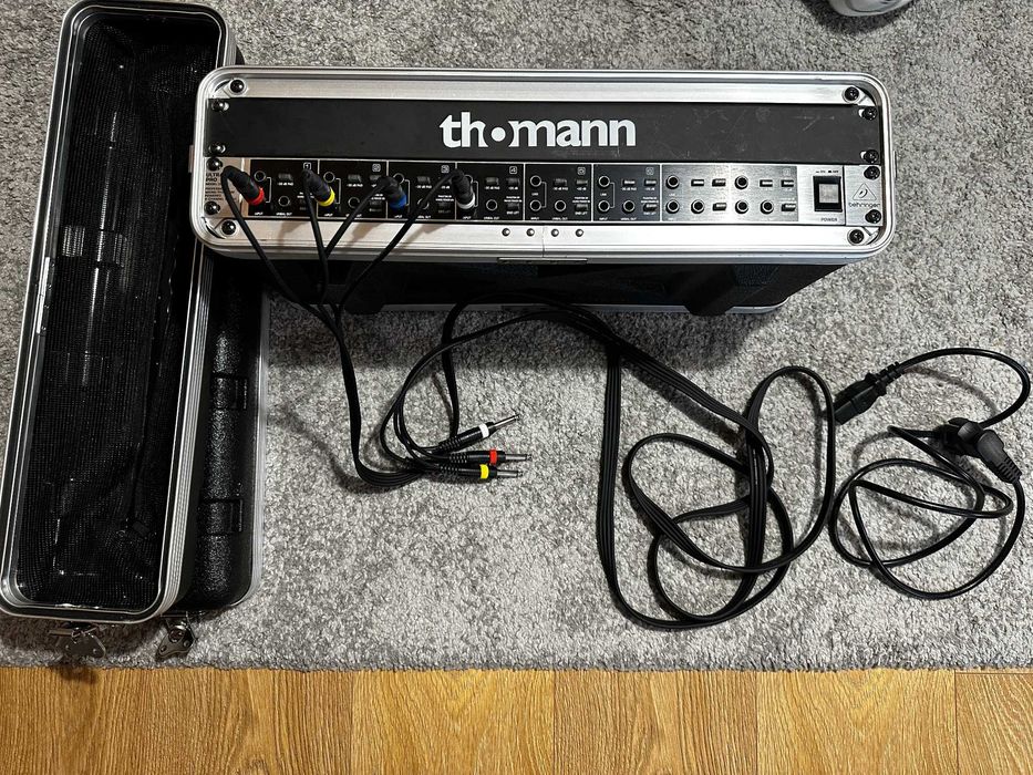 Behringer DI800(direct box activ) 8 canale + case 2U Thomann