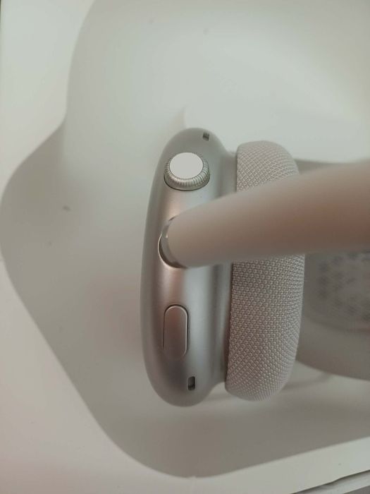 Airpods Max  starlight
