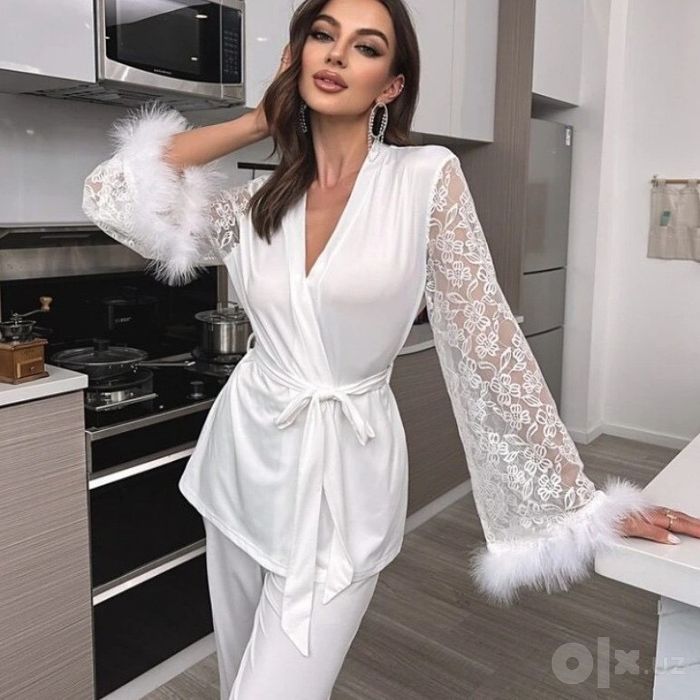 Ayollar pijamasi