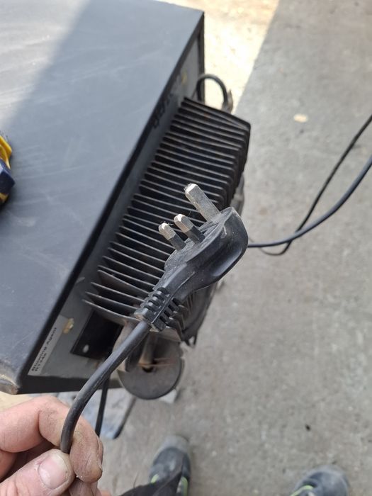 Малък хладилник/каравана, кемпер и др/