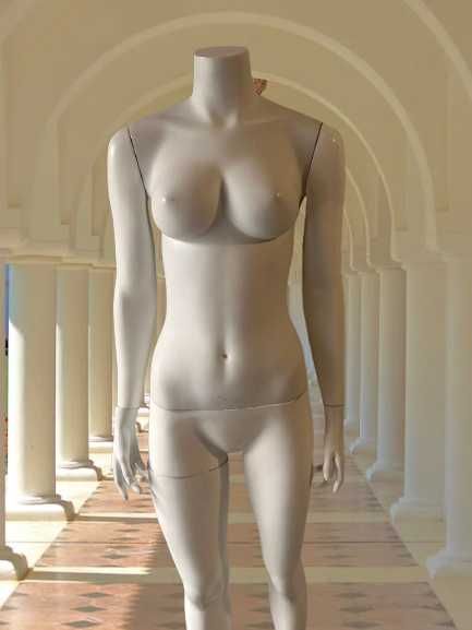 Дамски манекен Спешно