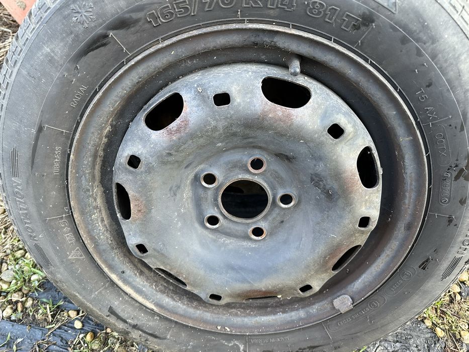 Roti iarna vw polo skoda fabia 14 cauciucuri perfecte 165/70 R14